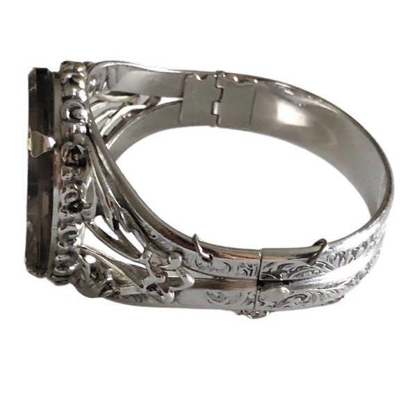 Silver Whiting & Davis Gray Starburst Glass Oval Stone Hinged Bracelet 7” - Picture 4 of 10